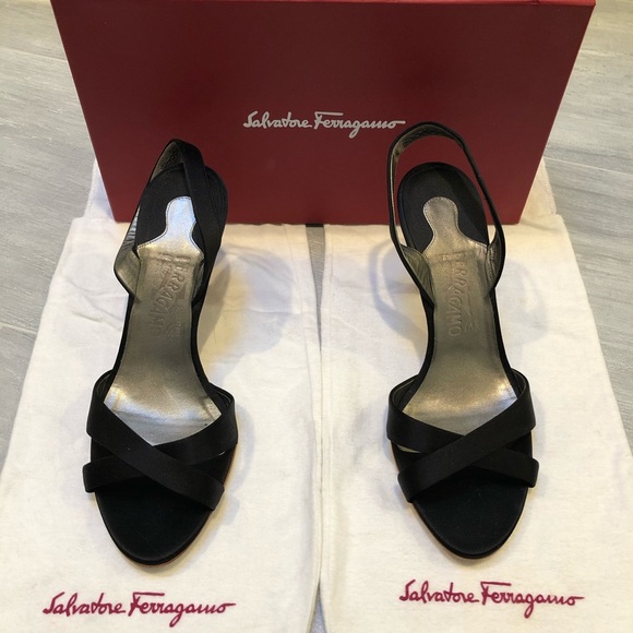 Salvatore Ferragamo Fabric Black Sandal - Picture 3 of 7